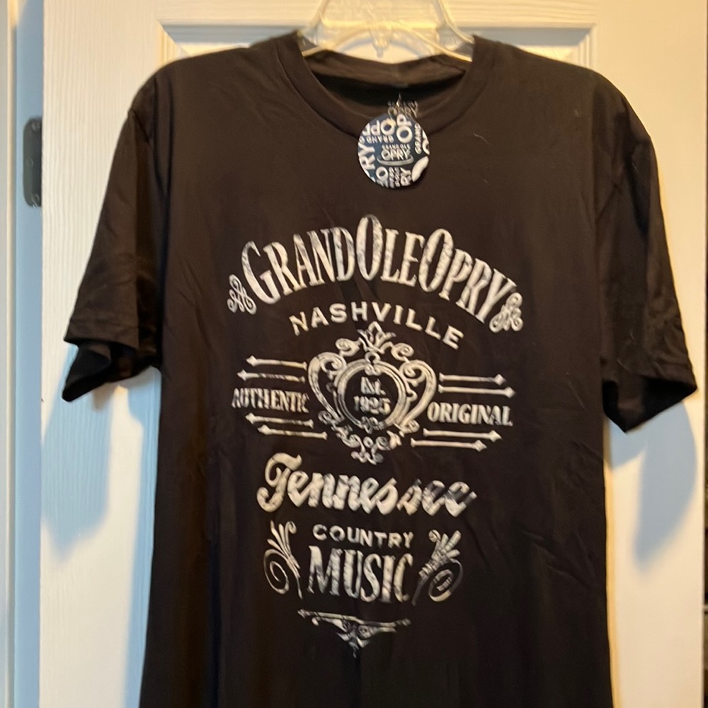 Grand ole Opry.  Nashville tshirt